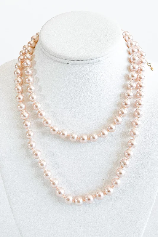 Short Pearl Necklace - Pink