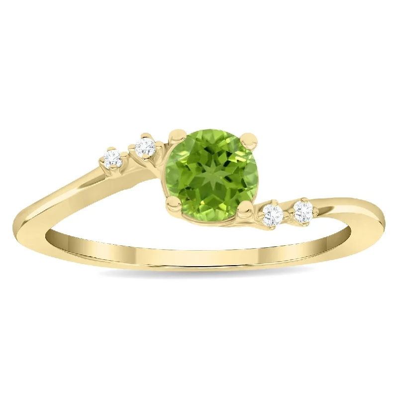 Women's Round Shaped Peridot and Diamond Tierra Ring in 10K Yellow Gold