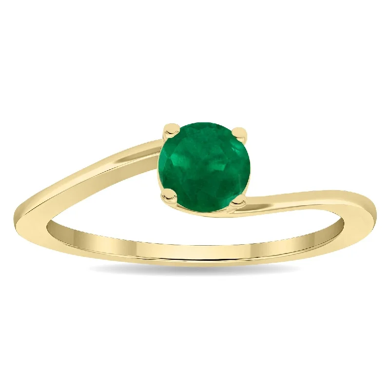 Women's Round Shaped Solitaire Emerald Wave Ring in 10K Yellow Gold